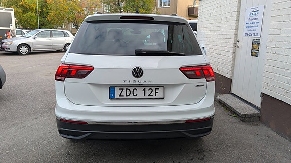Volkswagen Tiguan 5 of 26