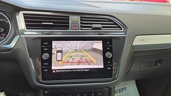 Volkswagen Tiguan 12 of 29