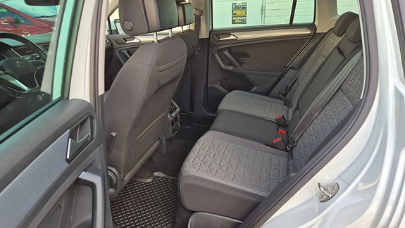Volkswagen Tiguan 24 of 29