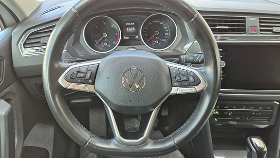 Volkswagen Tiguan 29 of 29