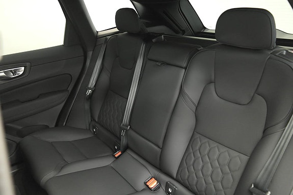 Volvo XC60 12 of 18
