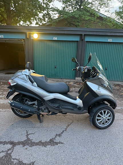 Piaggio 2009 4 of 5