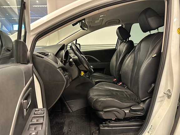 Mazda 5 9 of 21