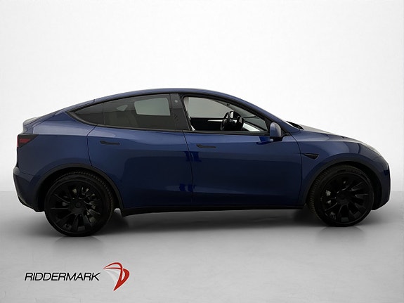 Tesla Model Y 8 of 30
