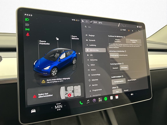 Tesla Model Y 23 of 30