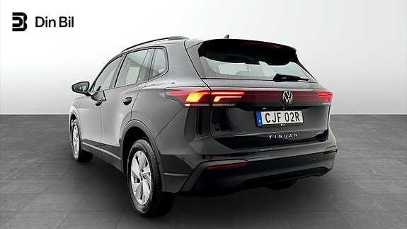 Volkswagen Tiguan 3 of 19