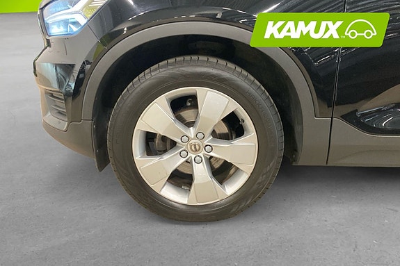 Volvo XC40 8 of 22