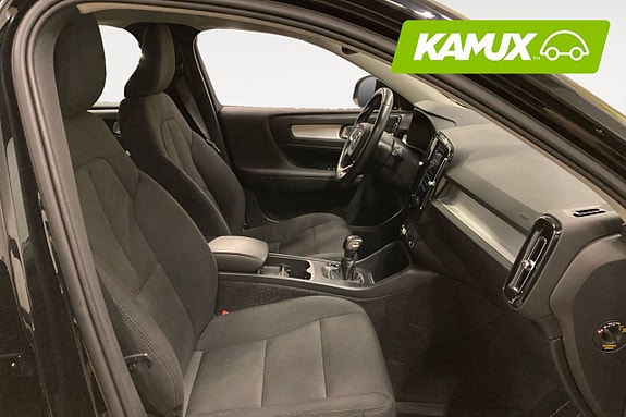 Volvo XC40 15 of 22