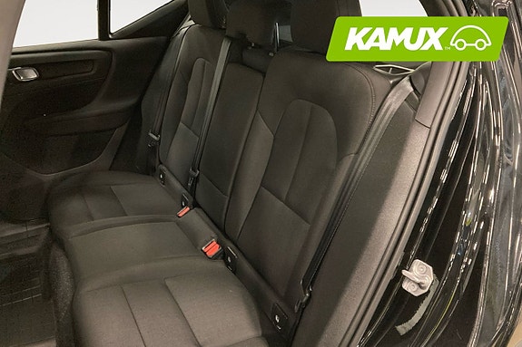 Volvo XC40 14 of 22