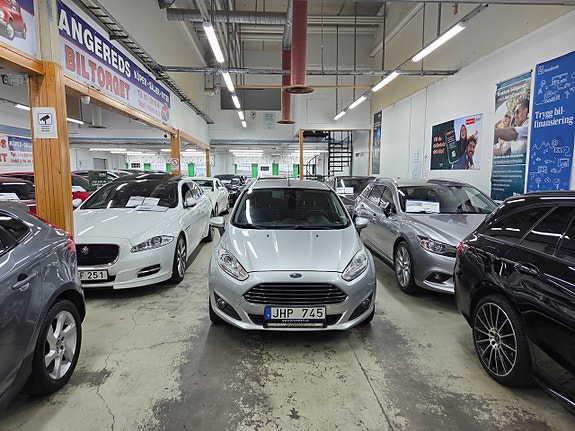 Ford Fiesta 4 of 16