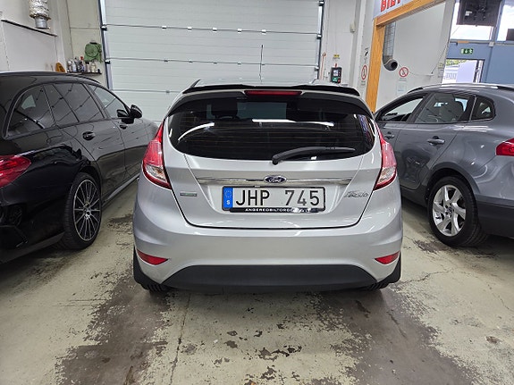 Ford Fiesta 8 of 16