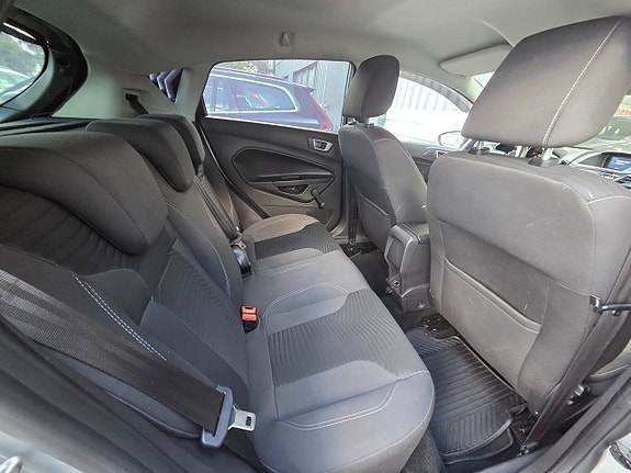 Ford Fiesta 11 of 16