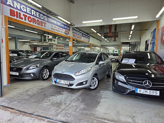 Ford Fiesta 2 of 16