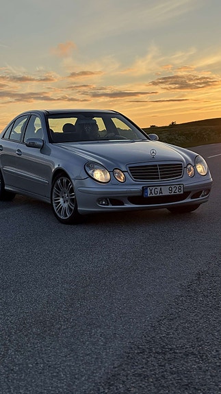 Mercedes-Benz E280 2 of 6