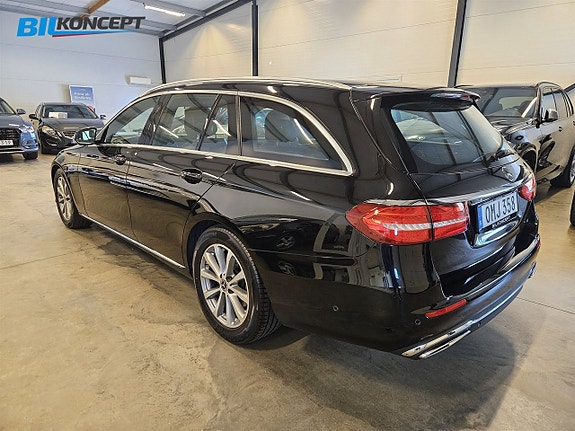 Mercedes-Benz E200 3 of 23