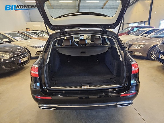 Mercedes-Benz E200 8 of 23