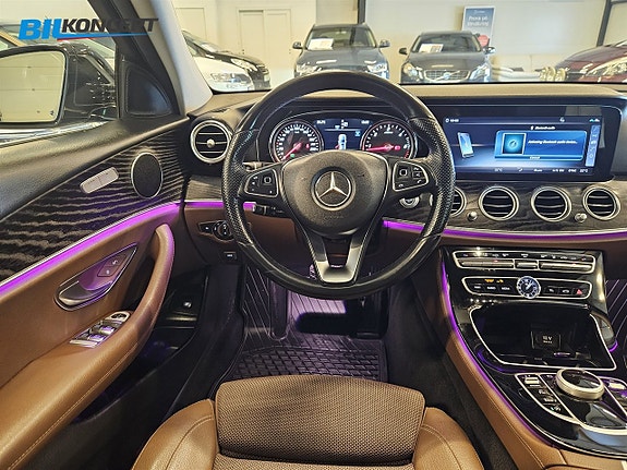 Mercedes-Benz E200 19 of 23