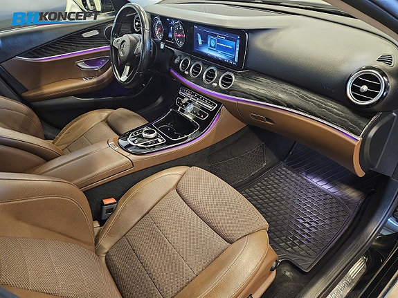 Mercedes-Benz E200 11 of 23