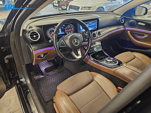 Mercedes-Benz E200 16 of 23