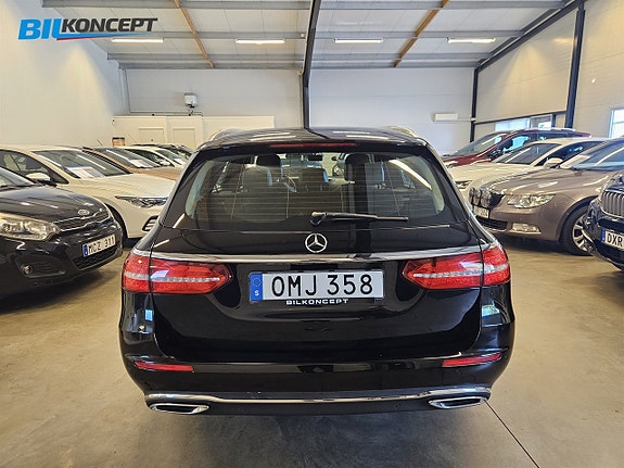 Mercedes-Benz E200 7 of 23