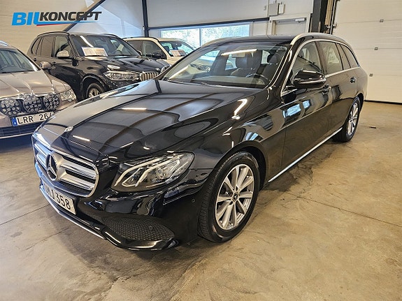 Mercedes-Benz E200 2 of 23