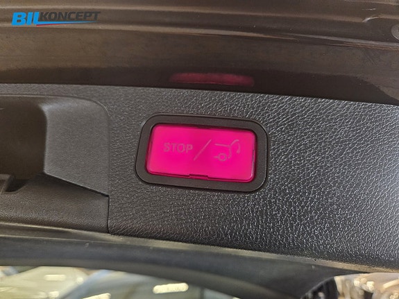 Mercedes-Benz E200 9 of 23