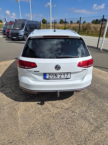Volkswagen Passat Alltrack 6 of 15