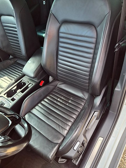 Volkswagen Passat Alltrack 11 of 15
