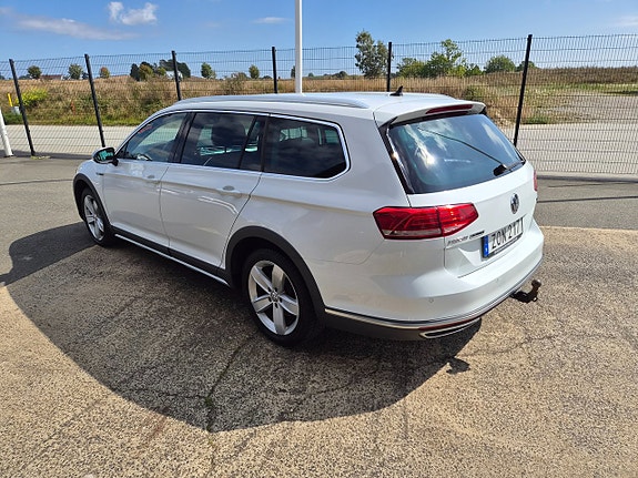 Volkswagen Passat Alltrack 5 of 15