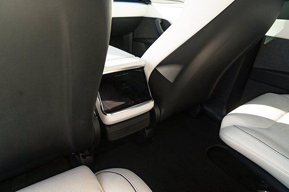 Tesla Model X 5 of 24