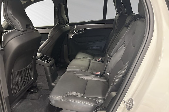 Volvo XC90 8 of 11