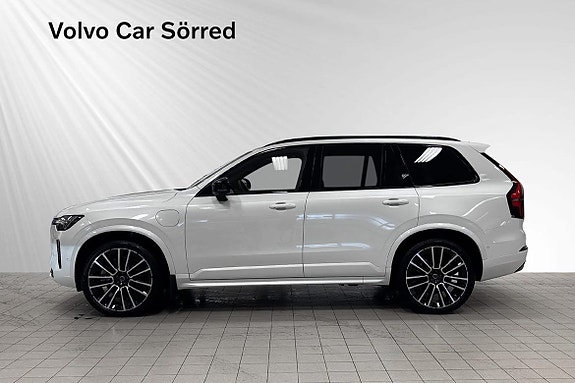 Volvo XC90 3 of 11