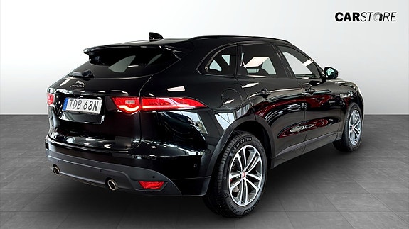 Jaguar F-PACE 2 of 26