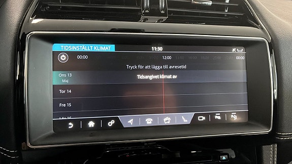 Jaguar F-PACE 18 of 26