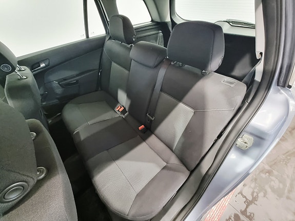 Opel Astra 9 of 20