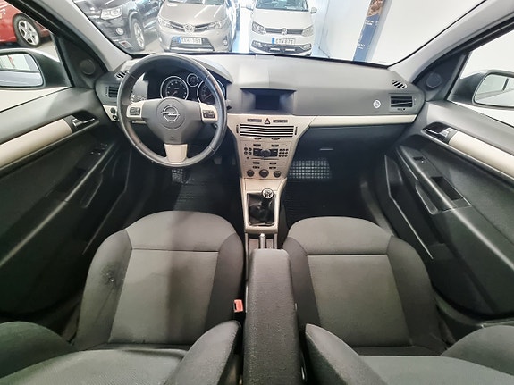 Opel Astra 11 of 20