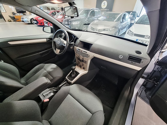 Opel Astra 15 of 20