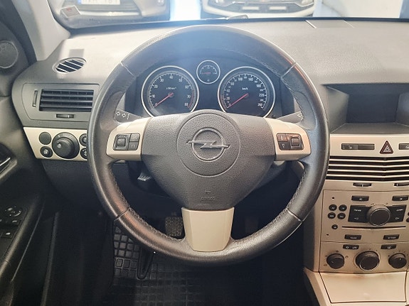 Opel Astra 10 of 20