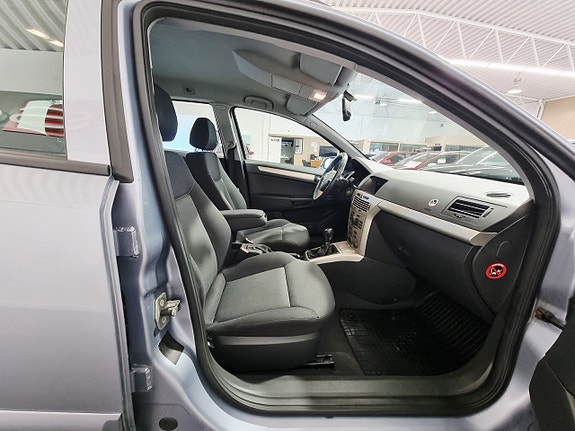 Opel Astra 14 of 20