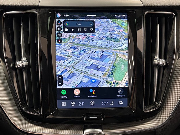 Volvo XC60 11 of 20