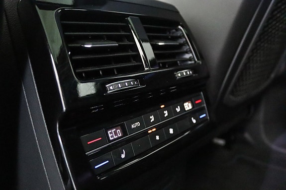 Volkswagen Touareg 17 of 25