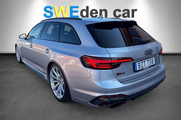 Audi RS4 3 of 12
