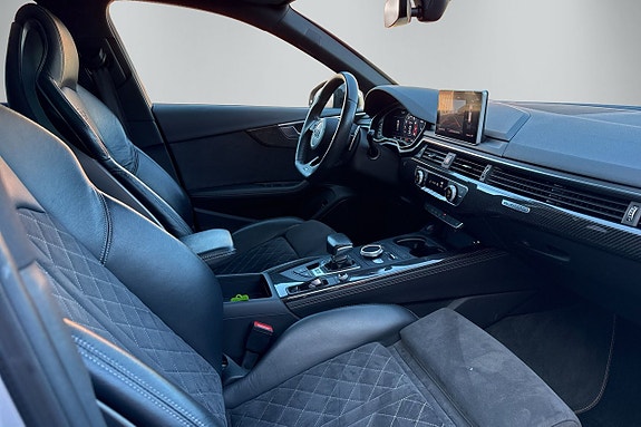 Audi RS4 8 of 12