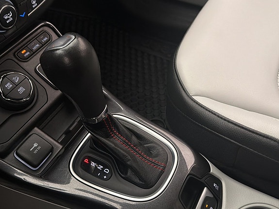 Jeep Compass 24 of 30