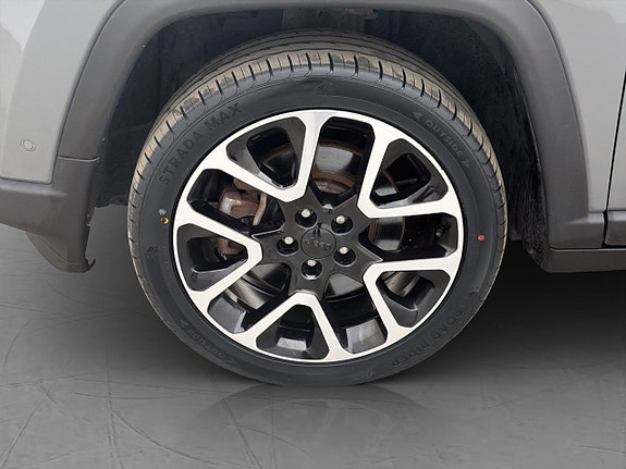 Jeep Compass 29 of 30