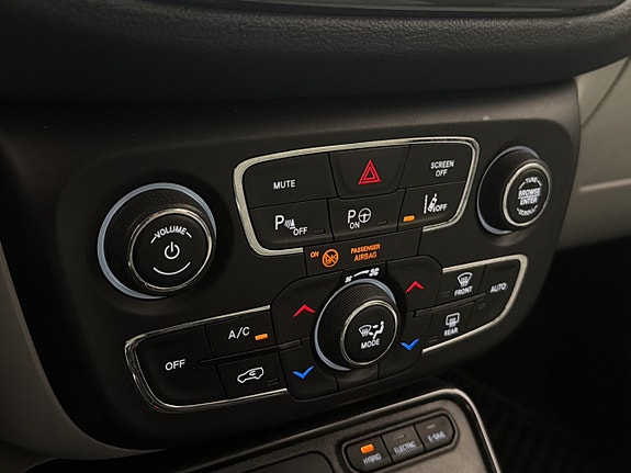 Jeep Compass 22 of 30
