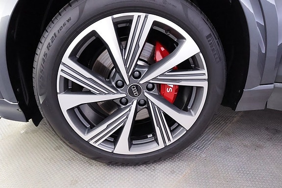 Audi SQ6 e-tron 25 of 25