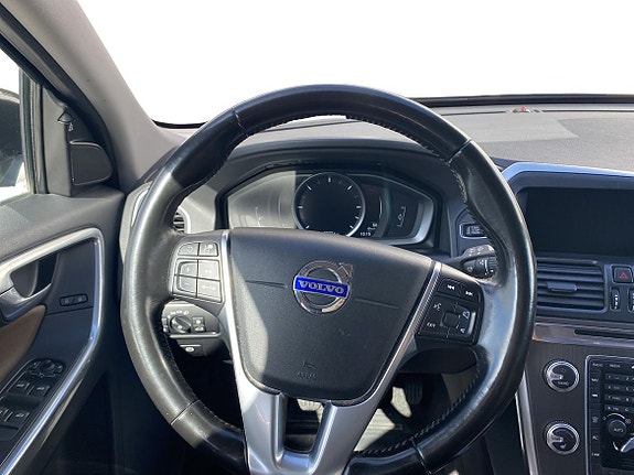 Volvo XC60 9 of 13
