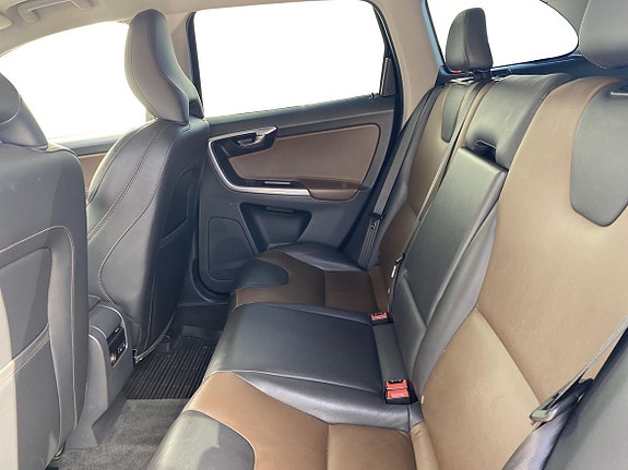 Volvo XC60 7 of 13