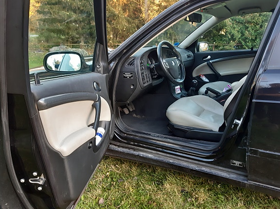 Saab 9-5 2 of 9